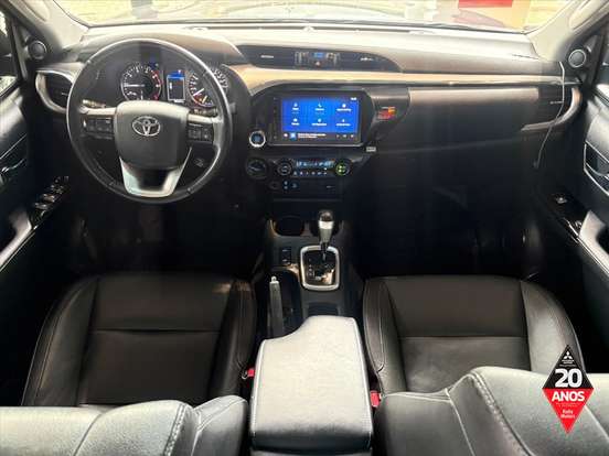 TOYOTA-HILUX-2.8 D-4D TURBO DIESEL CD SRV 4X4 AUTOMÁTICO TOYOTA-HILUX-2023