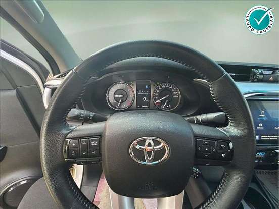 TOYOTA-HILUX-2024