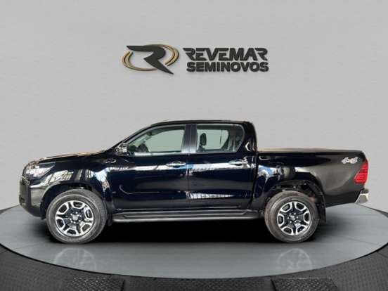 TOYOTA-HILUX-2.8 D-4D TURBO DIESEL CD SRV 4X4 AUTOMÁTICO TOYOTA-HILUX-2023