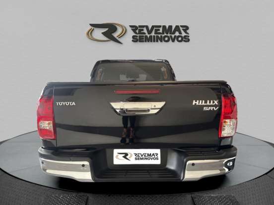 TOYOTA-HILUX-2023