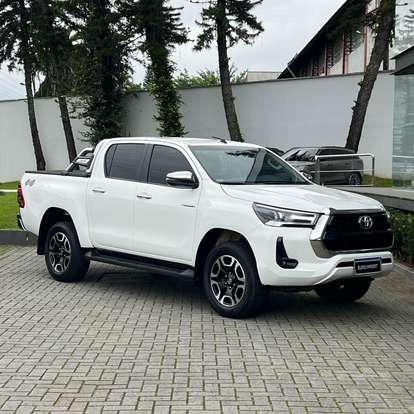 TOYOTA-HILUX-2024