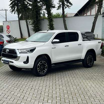 TOYOTA-HILUX-2024