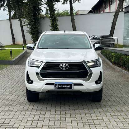 TOYOTA-HILUX-2.8 D-4D TURBO DIESEL CD SRV 4X4 AUTOMÁTICO TOYOTA-HILUX-2024