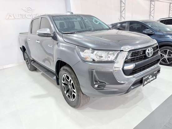 TOYOTA-HILUX-2.8 D-4D TURBO DIESEL CD SRV 4X4 AUTOMÁTICO TOYOTA-HILUX-2023