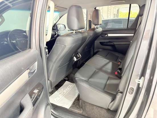 TOYOTA-HILUX-2.8 D-4D TURBO DIESEL CD SRV 4X4 AUTOMÁTICO TOYOTA-HILUX-2023