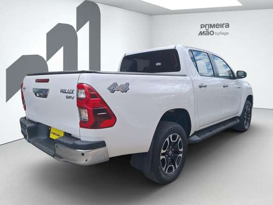 TOYOTA-HILUX-2.8 D-4D TURBO DIESEL CD SRV 4X4 AUTOMÁTICO TOYOTA-HILUX-2025
