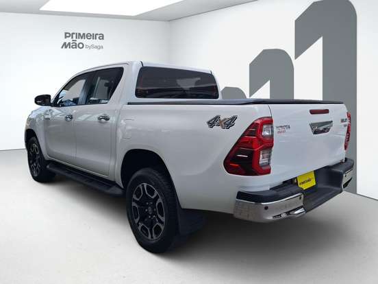 TOYOTA-HILUX-2.8 D-4D TURBO DIESEL CD SRV 4X4 AUTOMÁTICO TOYOTA-HILUX-2025