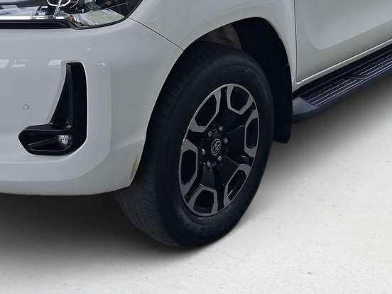 TOYOTA-HILUX-2025