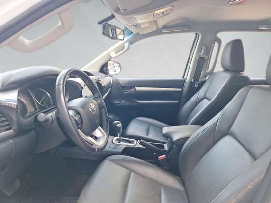 TOYOTA-HILUX-2.8 D-4D TURBO DIESEL CD SRV 4X4 AUTOMÁTICO TOYOTA-HILUX-2025