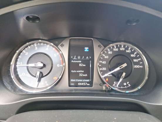 TOYOTA-HILUX-2025