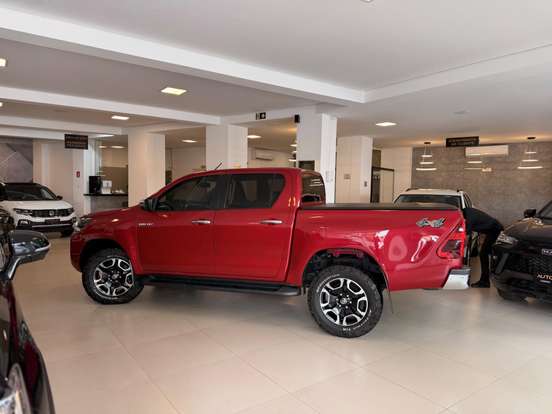 TOYOTA-HILUX-2.8 D-4D TURBO DIESEL CD SRV 4X4 AUTOMÁTICO TOYOTA-HILUX-2024