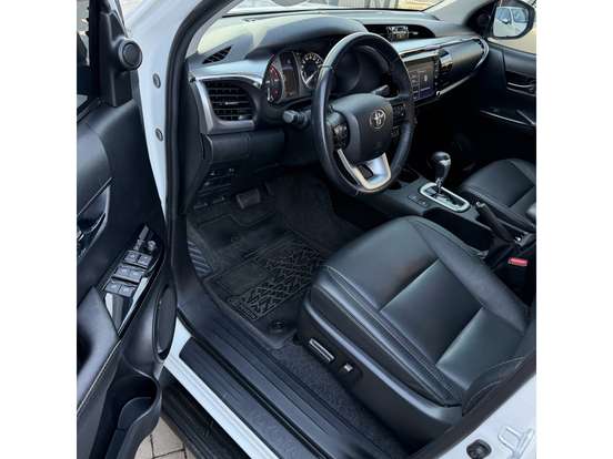 TOYOTA-HILUX-2.8 D-4D TURBO DIESEL CD SRV 4X4 AUTOMÁTICO TOYOTA-HILUX-2023
