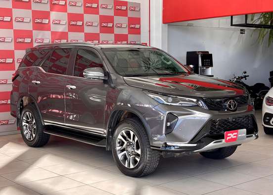 TOYOTA-HILUX-2024