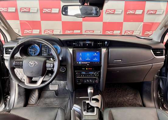 TOYOTA-HILUX-2024