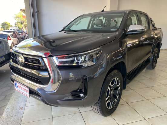 TOYOTA-HILUX-2023