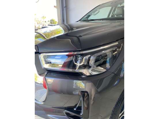 TOYOTA-HILUX-2.8 D-4D TURBO DIESEL CD SRX 4X4 AUTOMÁTICO TOYOTA-HILUX-2023