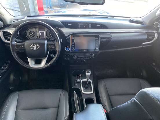 TOYOTA-HILUX-2.8 D-4D TURBO DIESEL CD SRX 4X4 AUTOMÁTICO TOYOTA-HILUX-2023