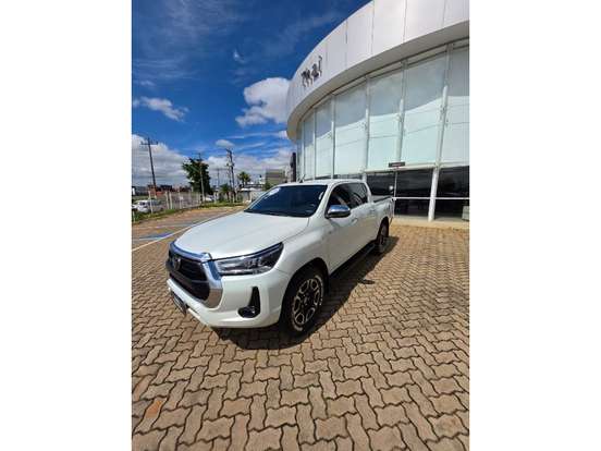 TOYOTA-HILUX-2.8 D-4D TURBO DIESEL CD SRX 4X4 AUTOMÁTICO TOYOTA-HILUX-2020