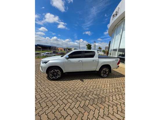 TOYOTA-HILUX-2020