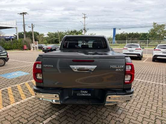 TOYOTA-HILUX-2021