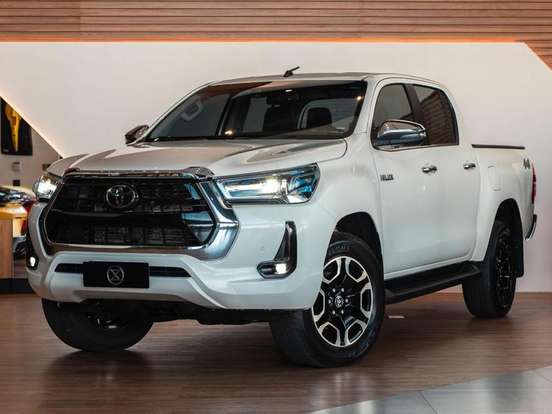 TOYOTA-HILUX-2022