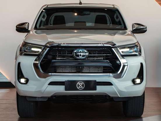 TOYOTA-HILUX-2022