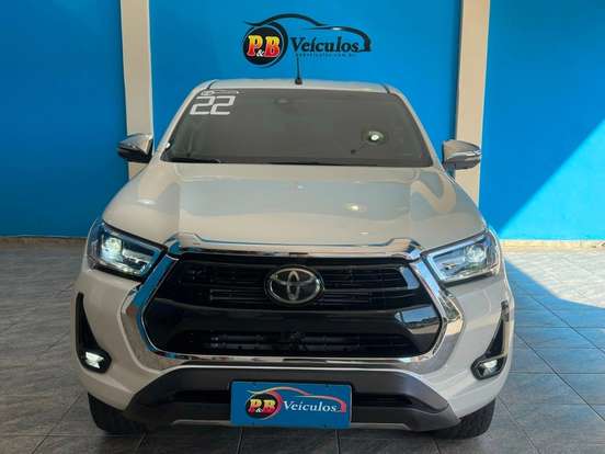 TOYOTA-HILUX-2.8 D-4D TURBO DIESEL CD SRX 4X4 AUTOMÁTICO TOYOTA-HILUX-2022
