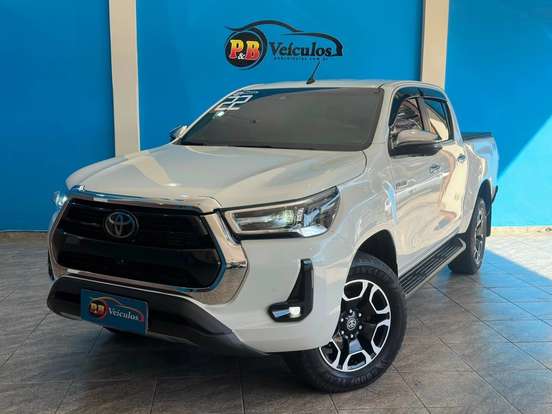TOYOTA-HILUX-2.8 D-4D TURBO DIESEL CD SRX 4X4 AUTOMÁTICO TOYOTA-HILUX-2022
