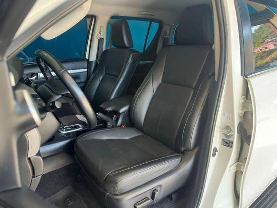 TOYOTA-HILUX-2022