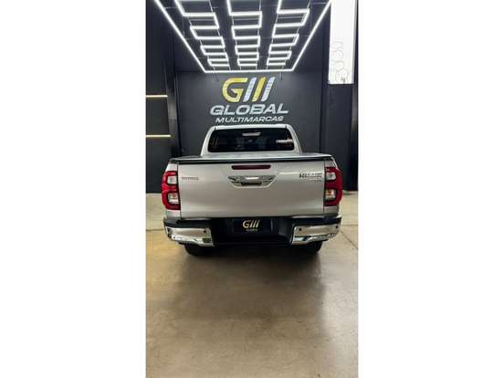TOYOTA-HILUX-2.8 D-4D TURBO DIESEL CD SRX 4X4 AUTOMÁTICO TOYOTA-HILUX-2021