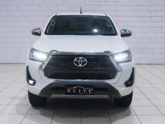 TOYOTA-HILUX-2.8 D-4D TURBO DIESEL CD SRX 4X4 AUTOMÁTICO TOYOTA-HILUX-2022