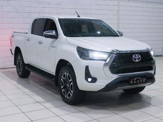 TOYOTA-HILUX-2.8 D-4D TURBO DIESEL CD SRX 4X4 AUTOMÁTICO TOYOTA-HILUX-2022