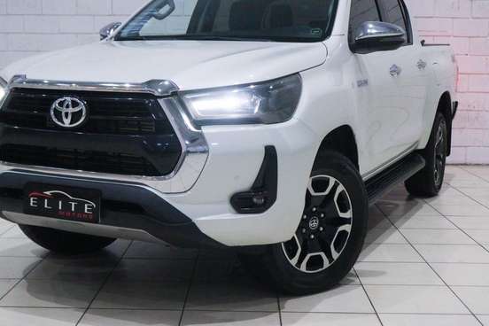 TOYOTA-HILUX-2022