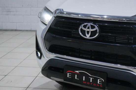 TOYOTA-HILUX-2022