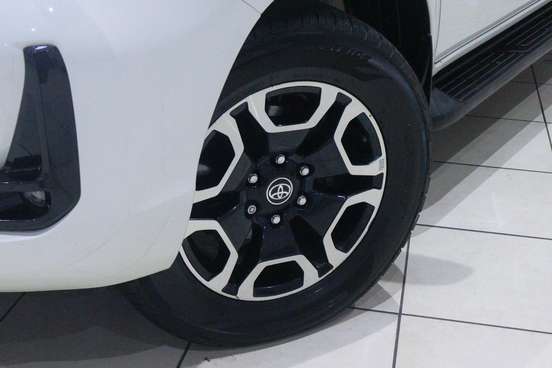 TOYOTA-HILUX-2022