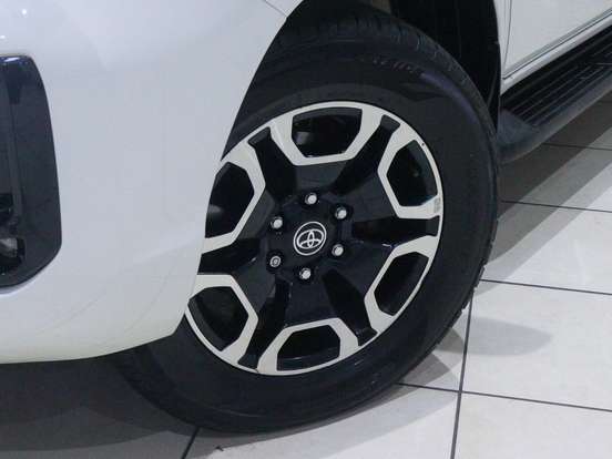 TOYOTA-HILUX-2.8 D-4D TURBO DIESEL CD SRX 4X4 AUTOMÁTICO TOYOTA-HILUX-2022
