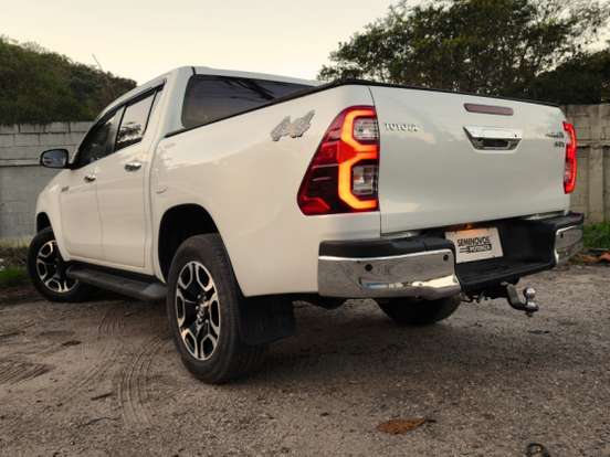 TOYOTA-HILUX-2024