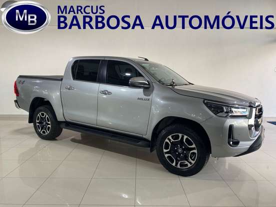 TOYOTA-HILUX-2.8 D-4D TURBO DIESEL CD SRX 4X4 AUTOMÁTICO TOYOTA-HILUX-2022