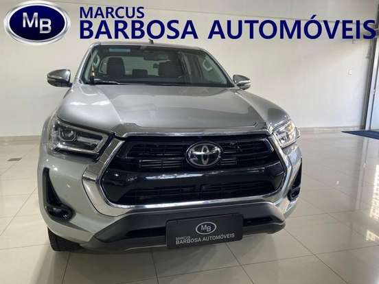 TOYOTA-HILUX-2022