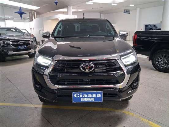 TOYOTA-HILUX-2025