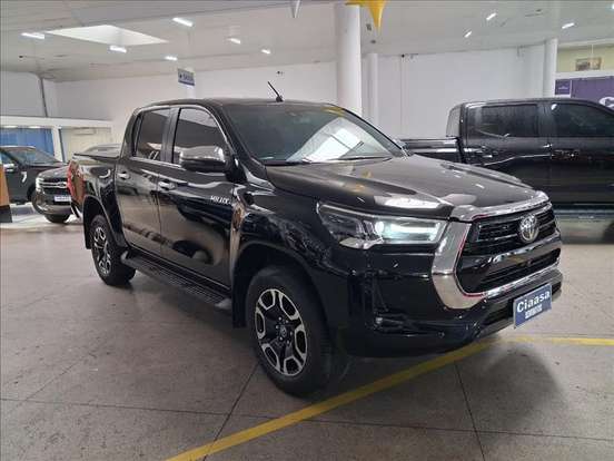 TOYOTA-HILUX-2025