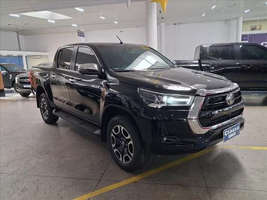 TOYOTA-HILUX-2.8 D-4D TURBO DIESEL CD SRX 4X4 AUTOMÁTICO TOYOTA-HILUX-2025