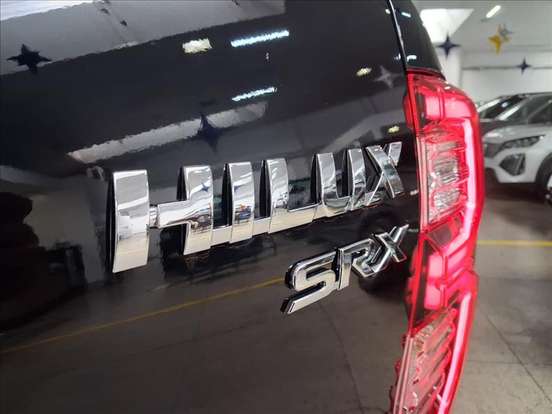 TOYOTA-HILUX-2025