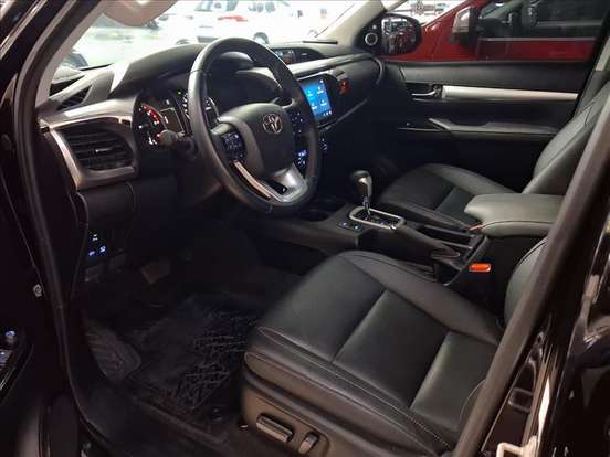 TOYOTA-HILUX-2025