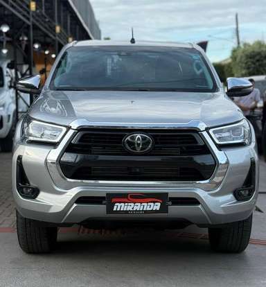 TOYOTA-HILUX-2.8 D-4D TURBO DIESEL CD SRX 4X4 AUTOMÁTICO TOYOTA-HILUX-2023
