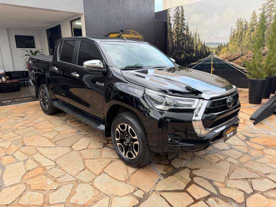 TOYOTA-HILUX-2.8 D-4D TURBO DIESEL CD SRX 4X4 AUTOMÁTICO TOYOTA-HILUX-2021