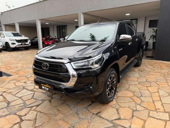 TOYOTA-HILUX-2.8 D-4D TURBO DIESEL CD SRX 4X4 AUTOMÁTICO TOYOTA-HILUX-2021