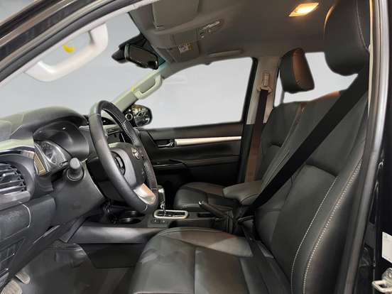 TOYOTA-HILUX-2025