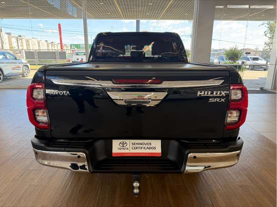TOYOTA-HILUX-2022