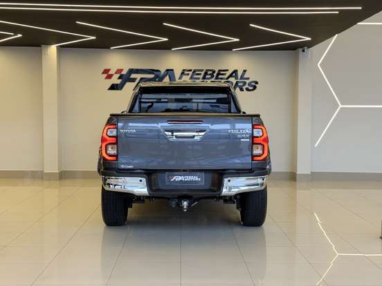 TOYOTA-HILUX-2025